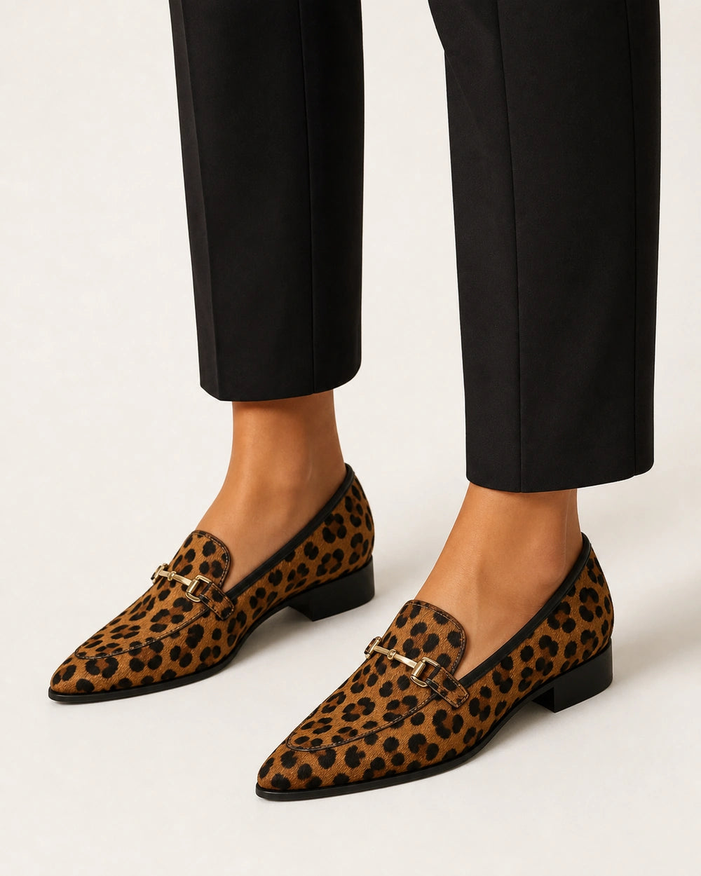 Ženske špicaste leopard mokasinke s ukrasom — slika proizvoda 2
