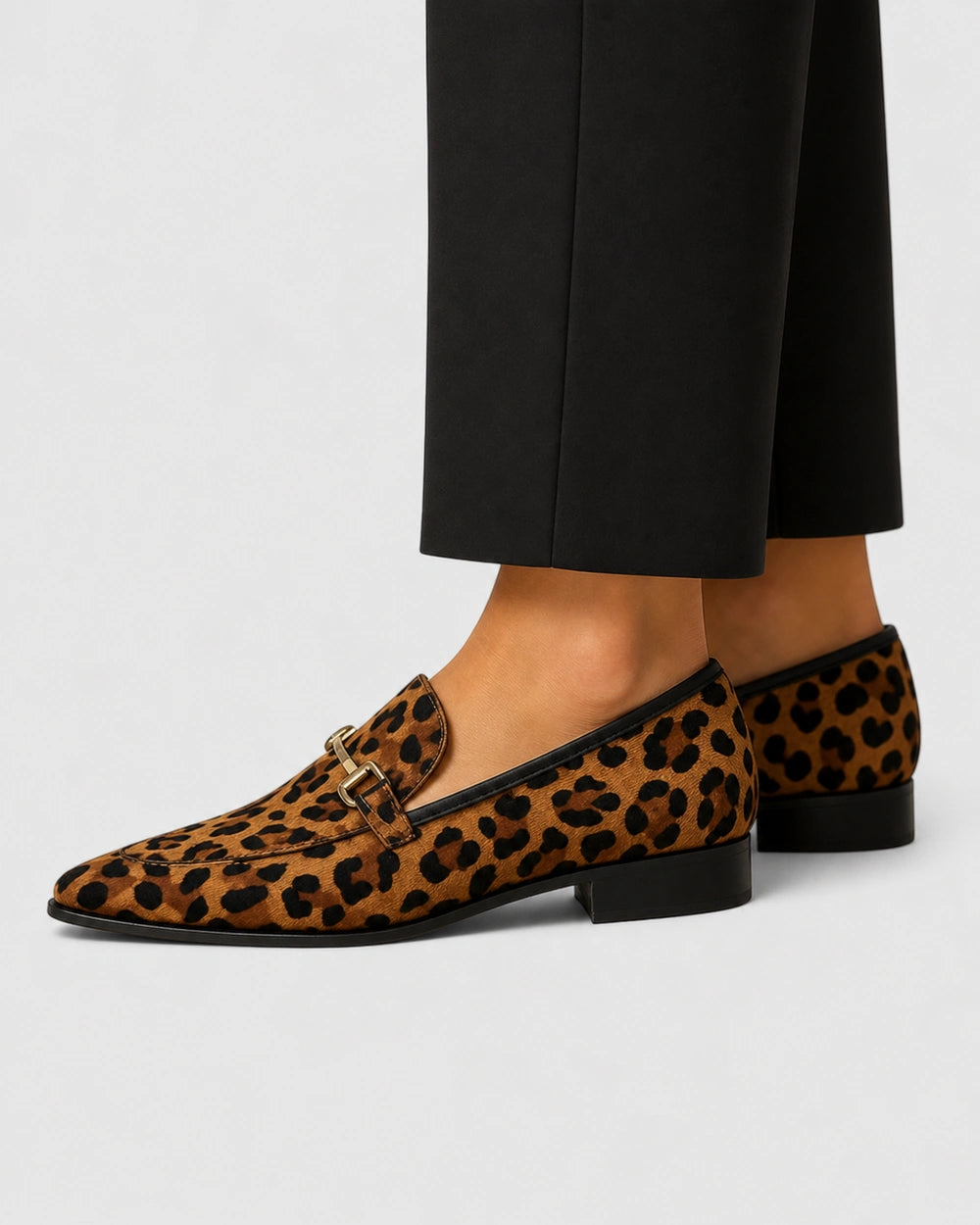 Ženske špicaste leopard mokasinke s ukrasom — slika proizvoda 4