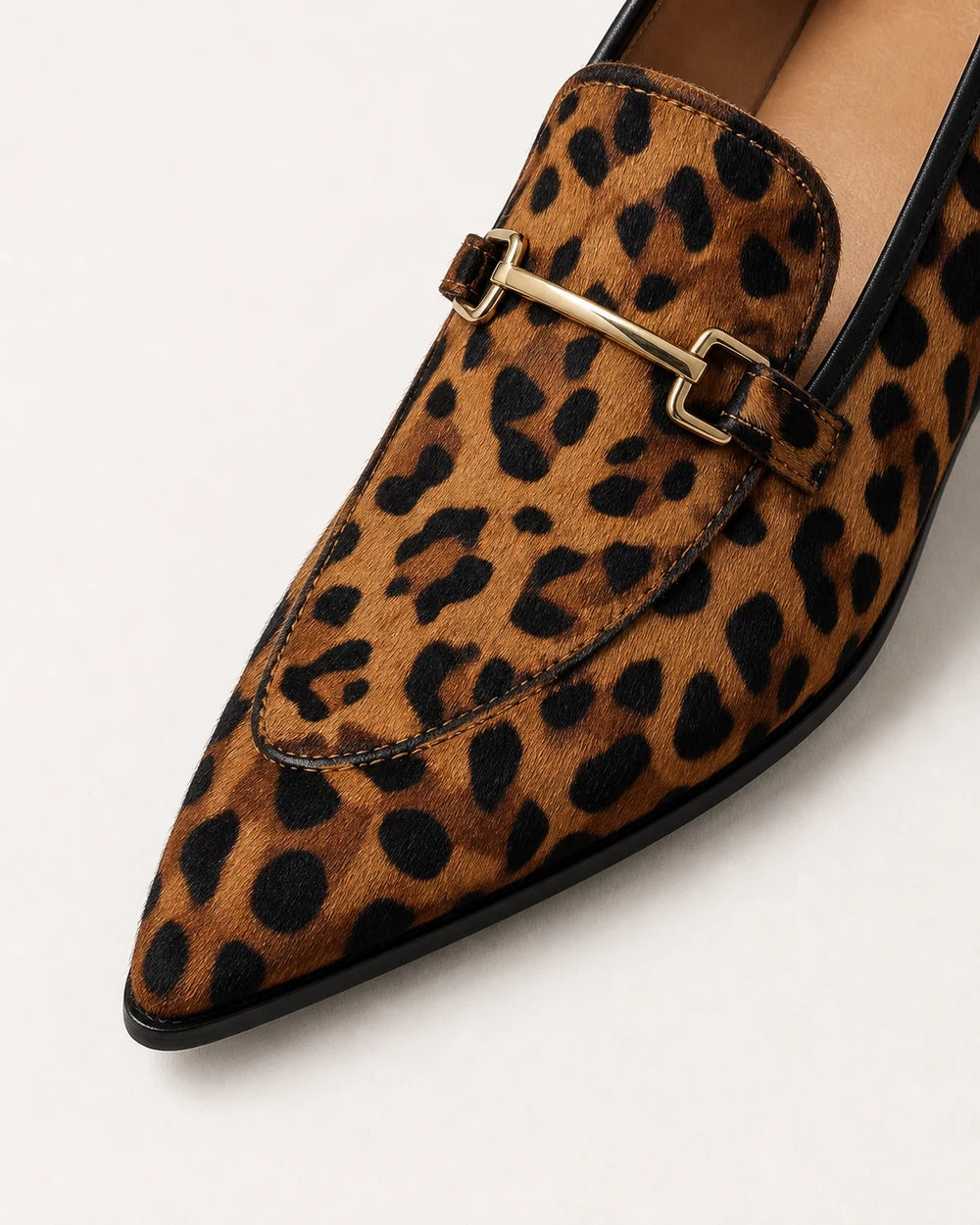 Ženske špicaste leopard mokasinke s ukrasom — slika proizvoda 6